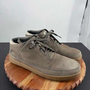 Forsake Men's Phil Chukka casual shoes gray leather upper sz 9